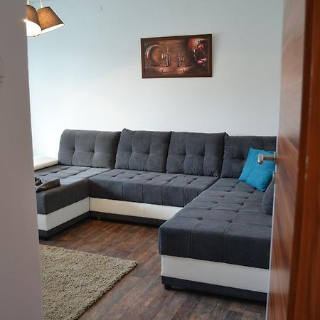 Serendipity Apartment Печ Екстериор снимка