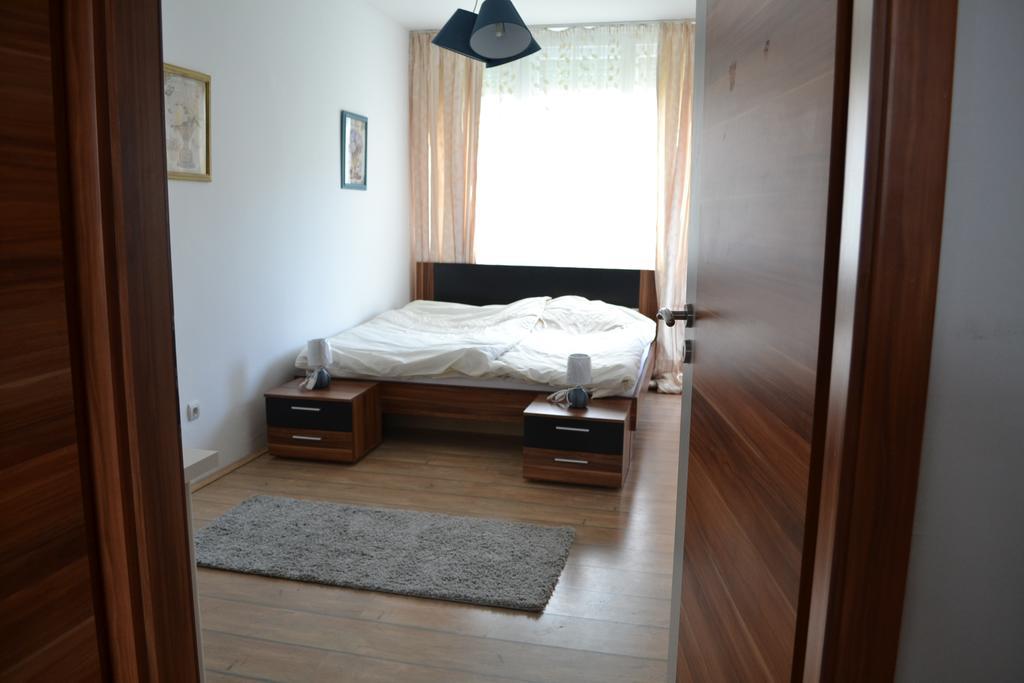 Serendipity Apartment Печ Екстериор снимка