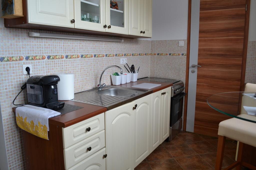 Serendipity Apartment Печ Екстериор снимка
